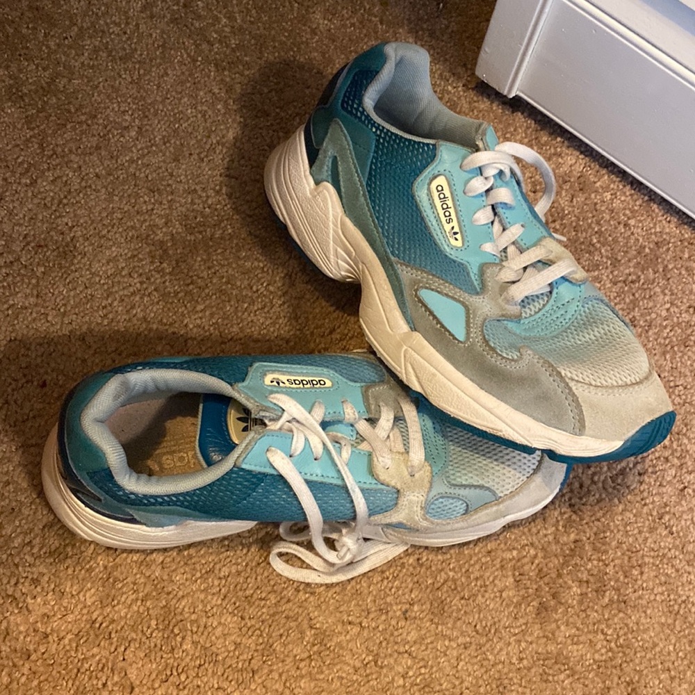 Adidas womens size 6 1/2